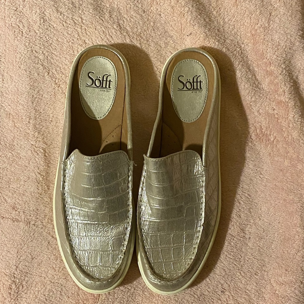 Söfft Silver Snakeskin Loafers